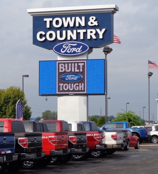 Town and Country Ford Sign