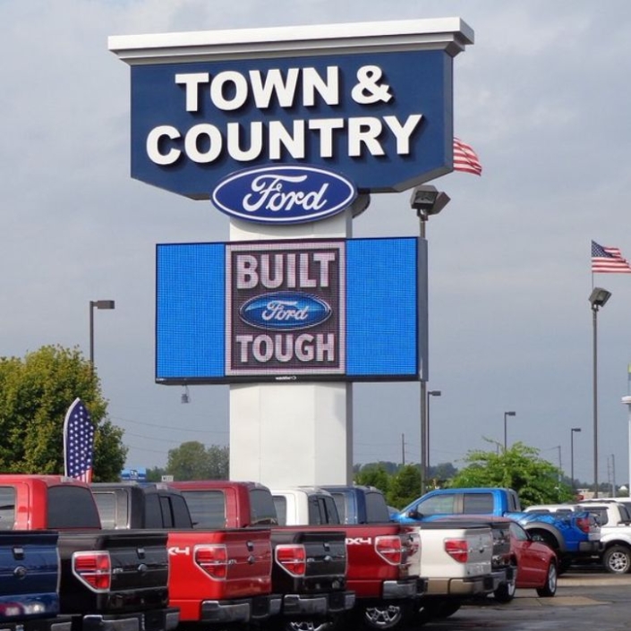 Town and Country Ford Sign